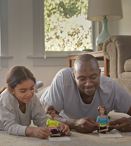 barbie_ile_oynayan_babalar (1)